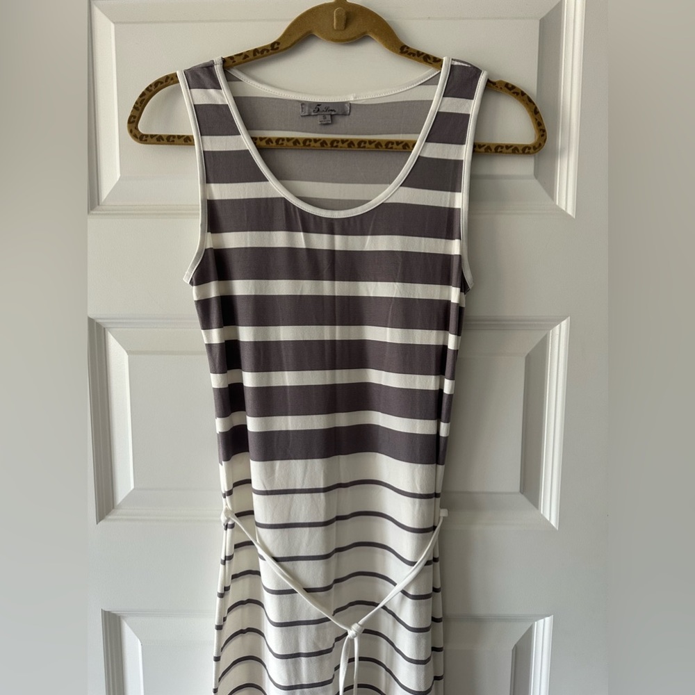 New without tag (5th Loves) long dress